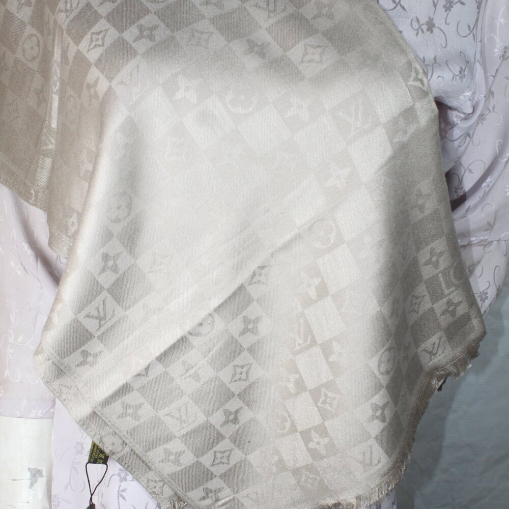 Louis Vuitton Stole Shawl Wrap 65% Cashmere 35% Silk Light Beige Used